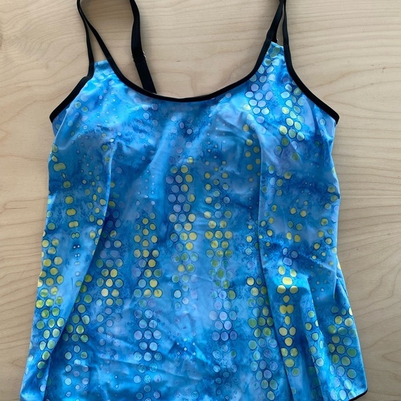 Tank Top with Built in Bra size Large (FO) - Picture 2 of 10
